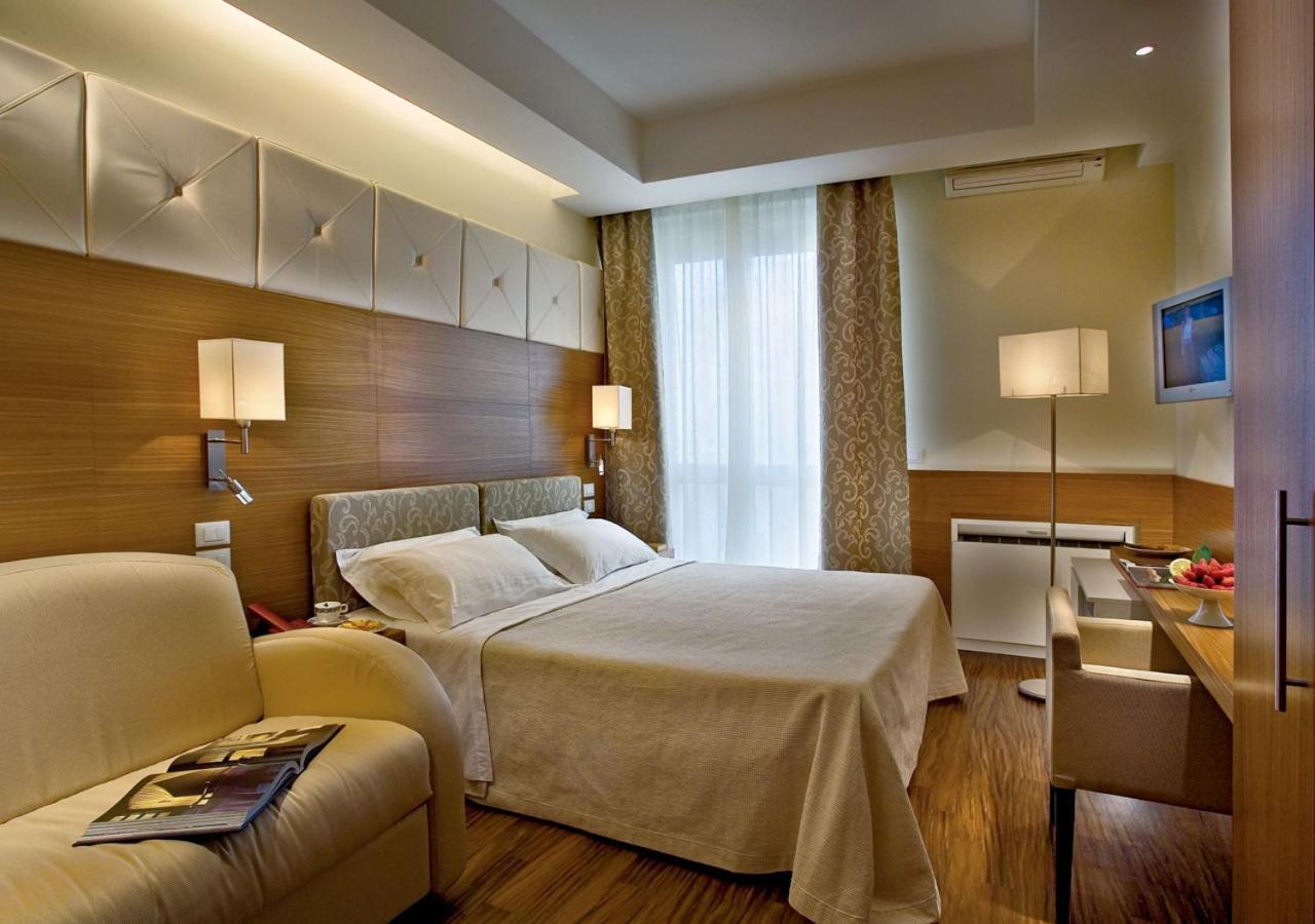 Alexandra Plaza Hotel Riccione Zewnętrze zdjęcie