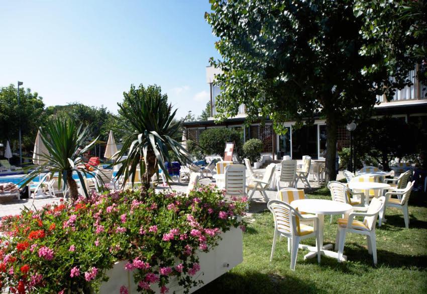 Alexandra Plaza Hotel Riccione Zewnętrze zdjęcie