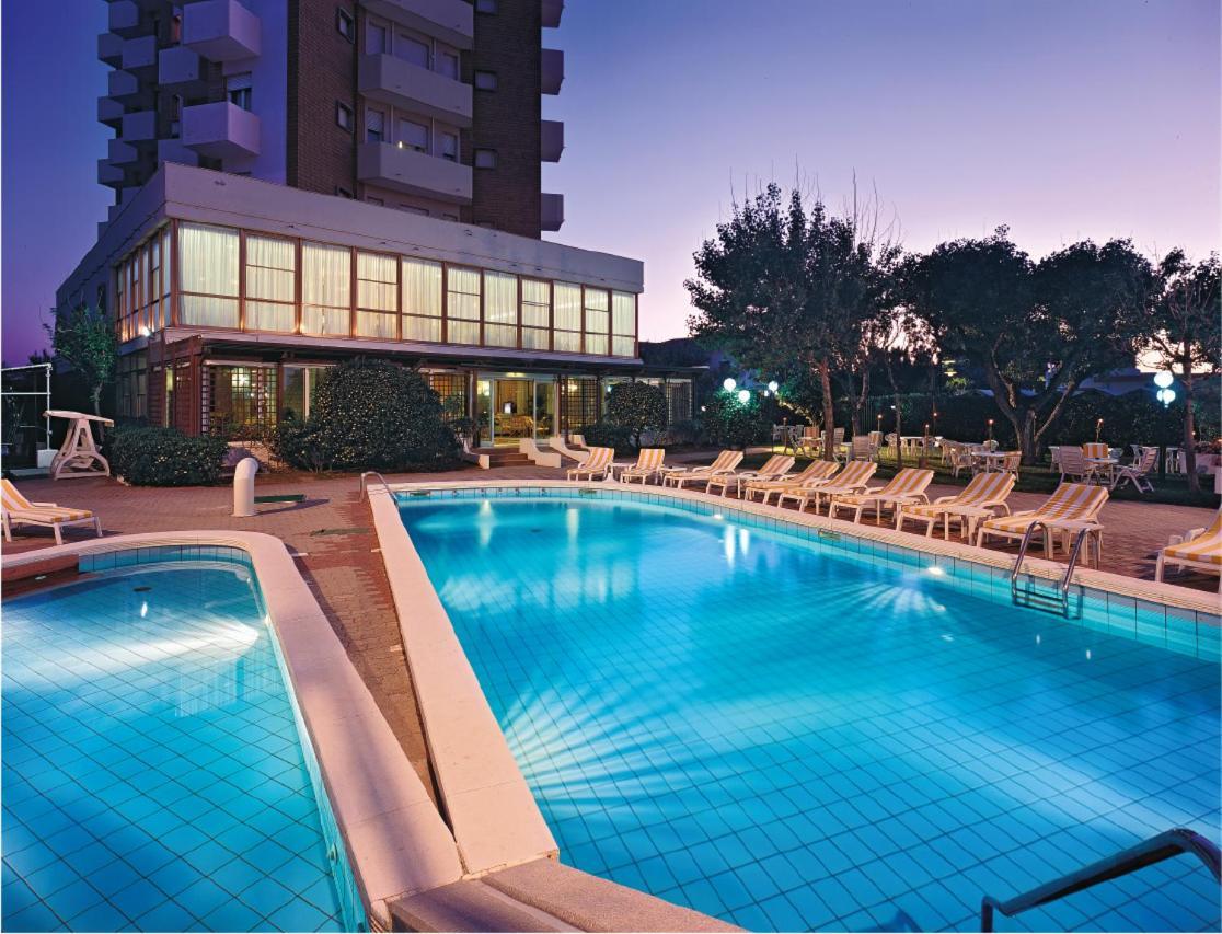 Alexandra Plaza Hotel Riccione Zewnętrze zdjęcie