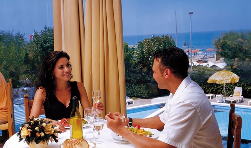 Alexandra Plaza Hotel Riccione Zewnętrze zdjęcie