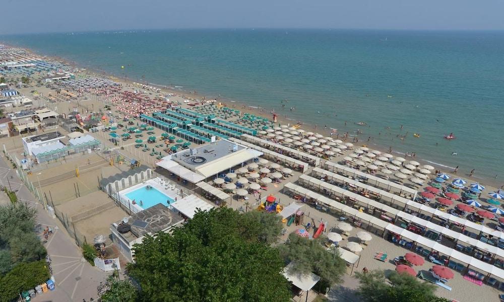 Alexandra Plaza Hotel Riccione Zewnętrze zdjęcie