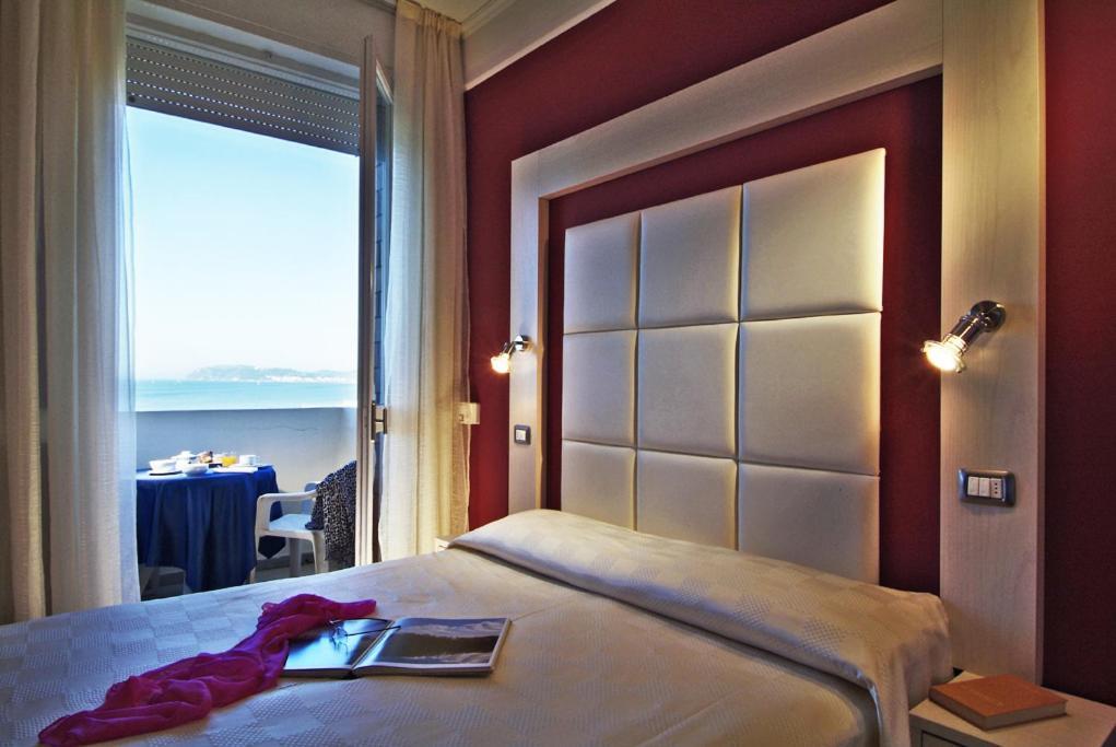 Alexandra Plaza Hotel Riccione Zewnętrze zdjęcie