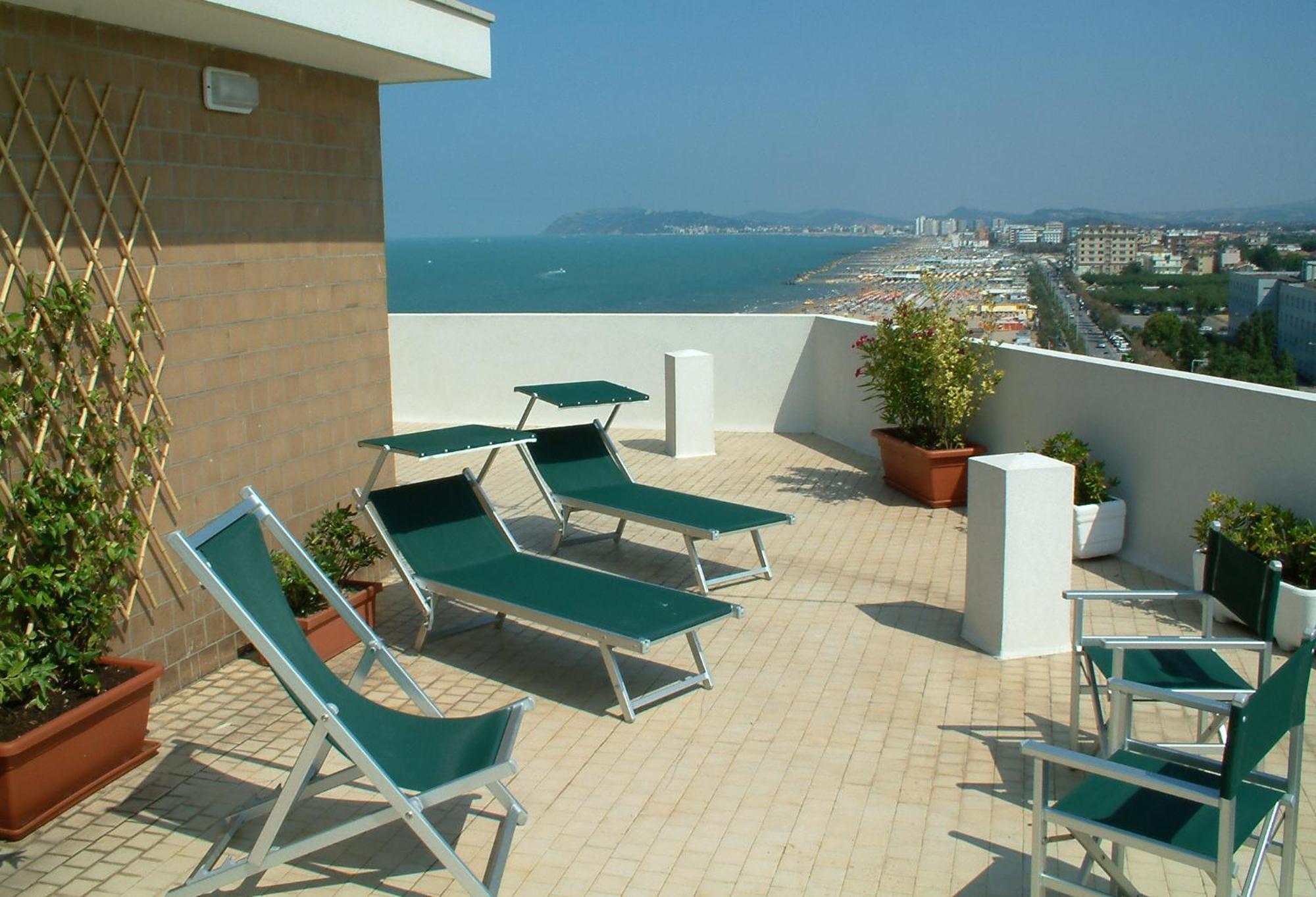 Alexandra Plaza Hotel Riccione Zewnętrze zdjęcie
