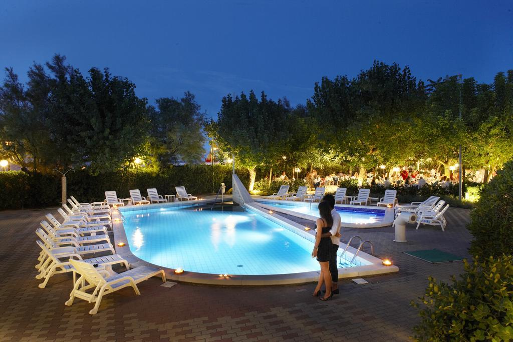 Alexandra Plaza Hotel Riccione Zewnętrze zdjęcie