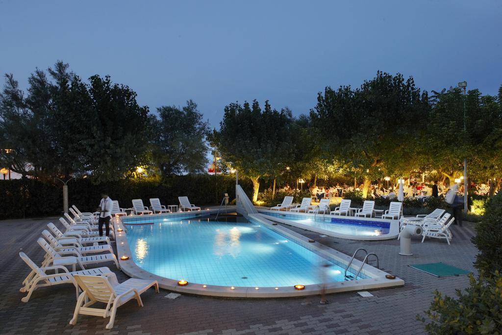 Alexandra Plaza Hotel Riccione Zewnętrze zdjęcie